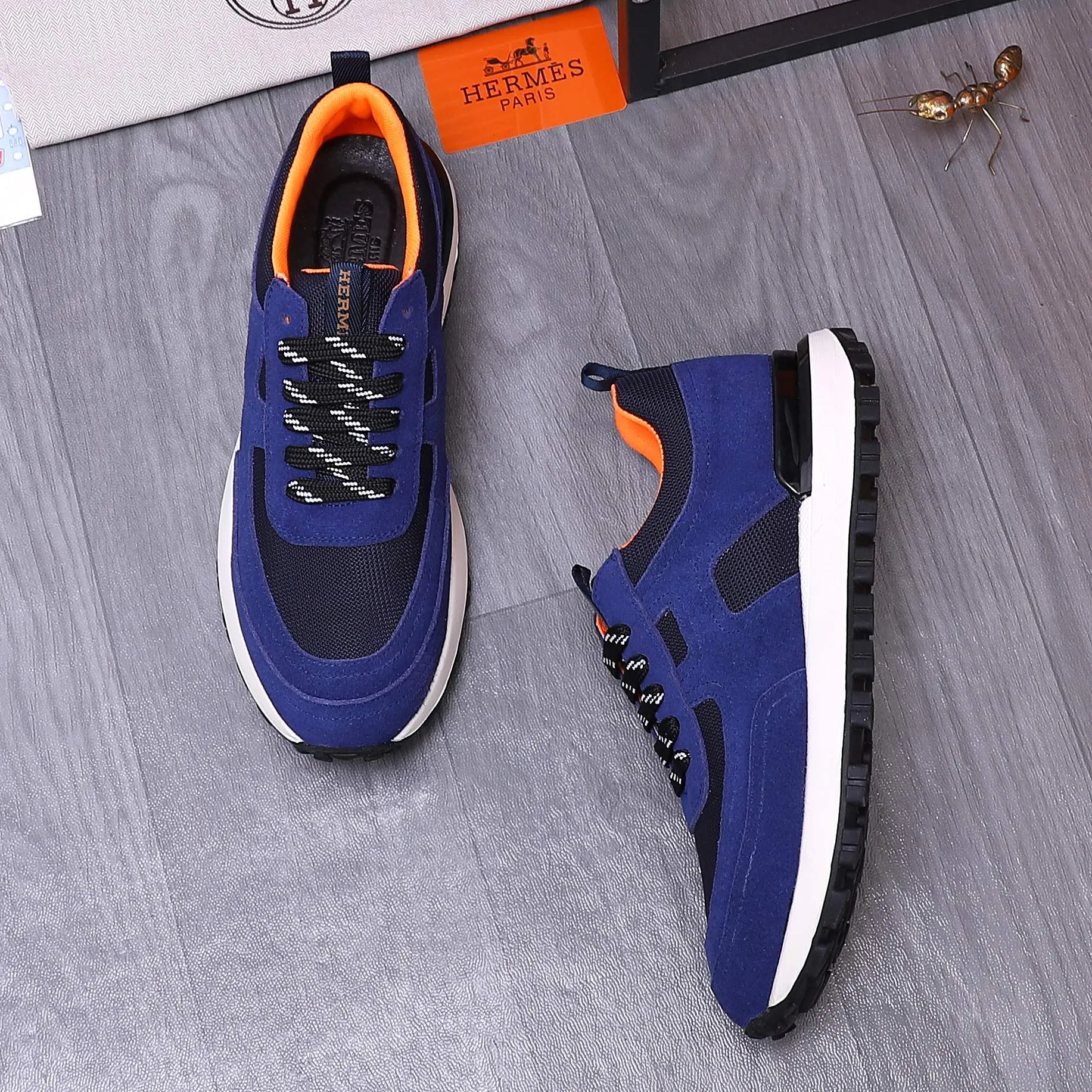 Men's shoes 💰420 Product trademark: HERMES "Hermes" casual shoes Regular size: 38-44 Product materials: Selected frosted cowhide stitching mesh upper Breathable mesh lining Cowhide insole Rubber outsole